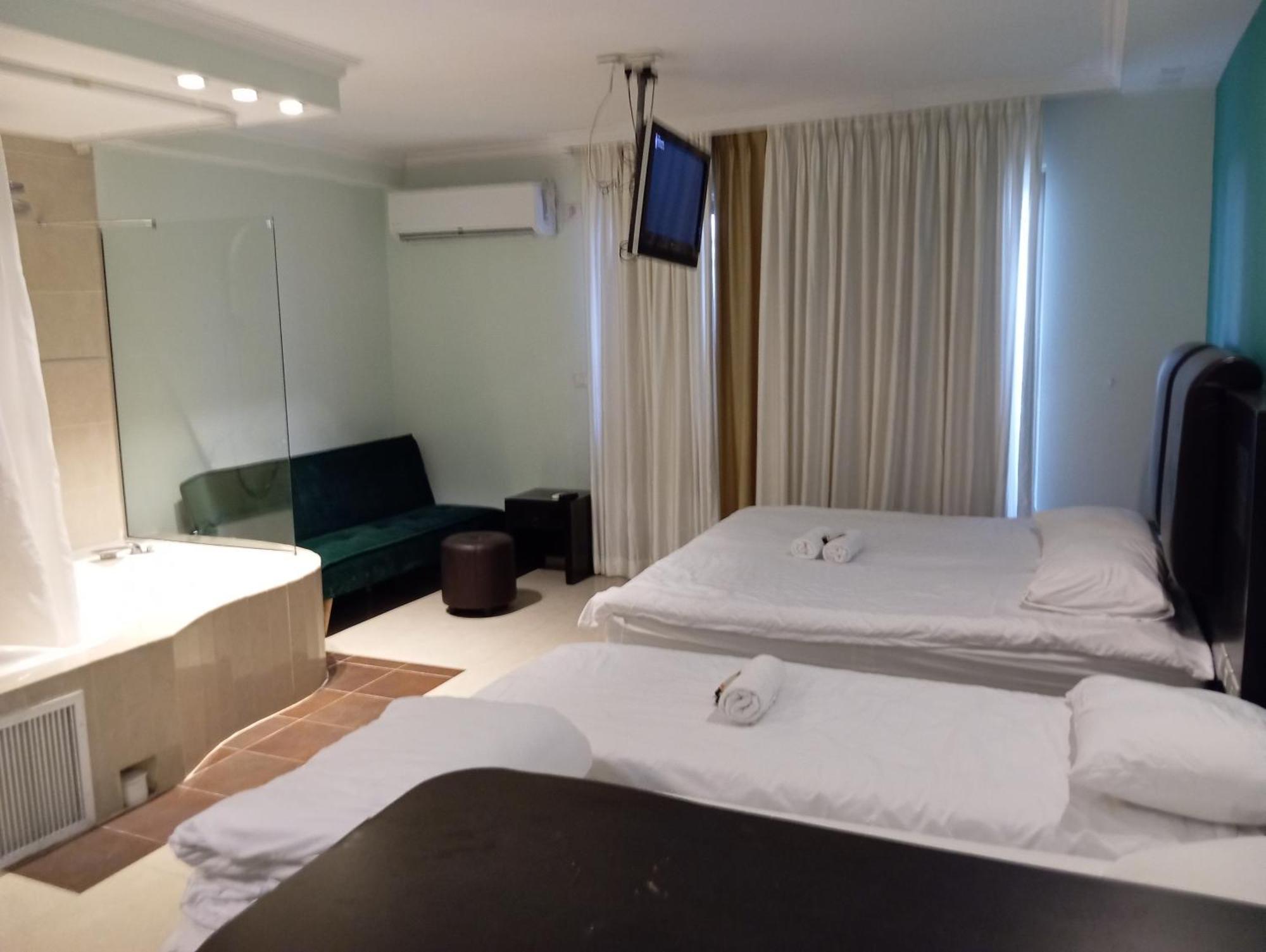 Marina Beach Hotel Тель-Авив Экстерьер фото
